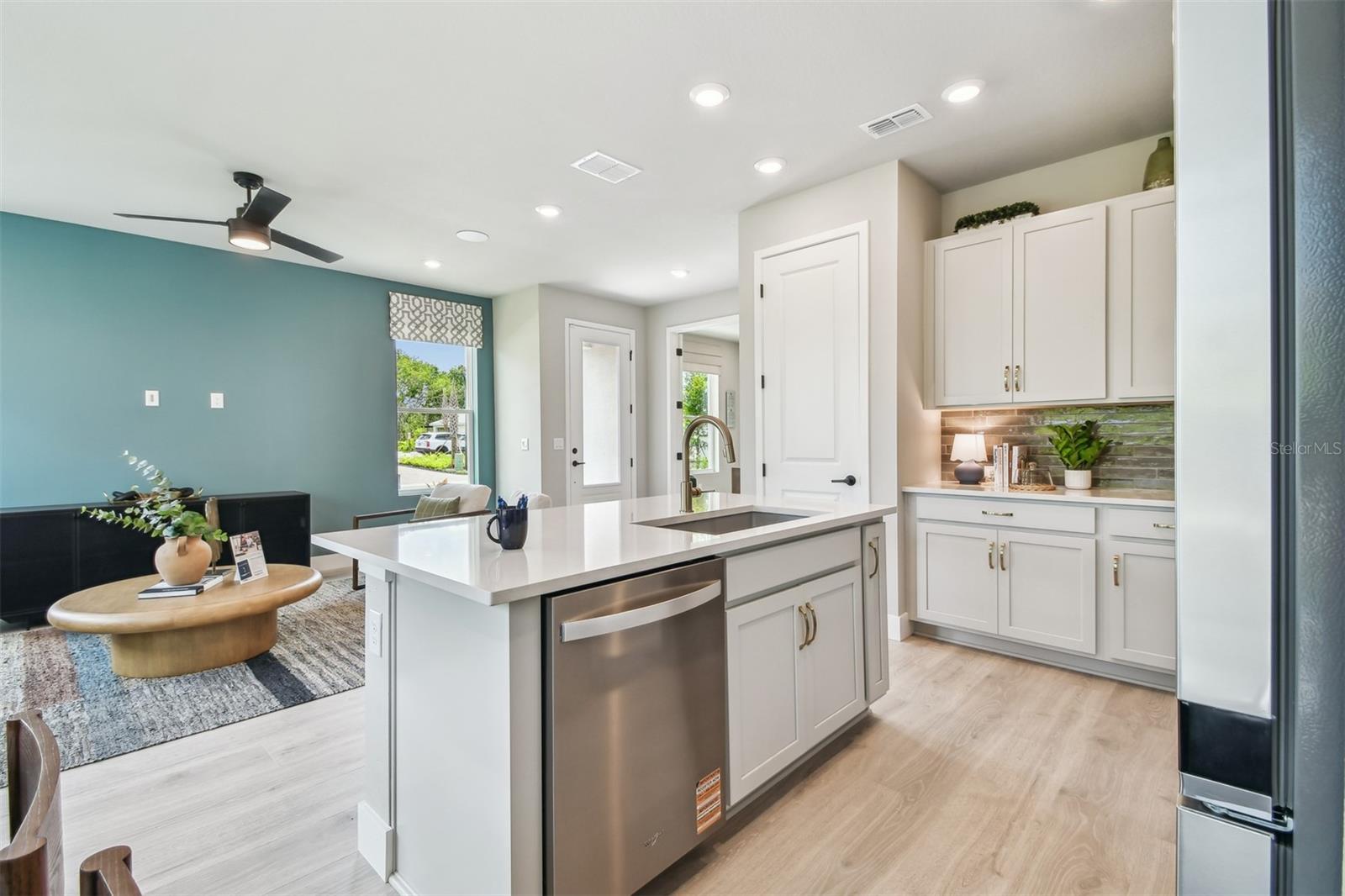10704 OAK BEND DR — photo 4