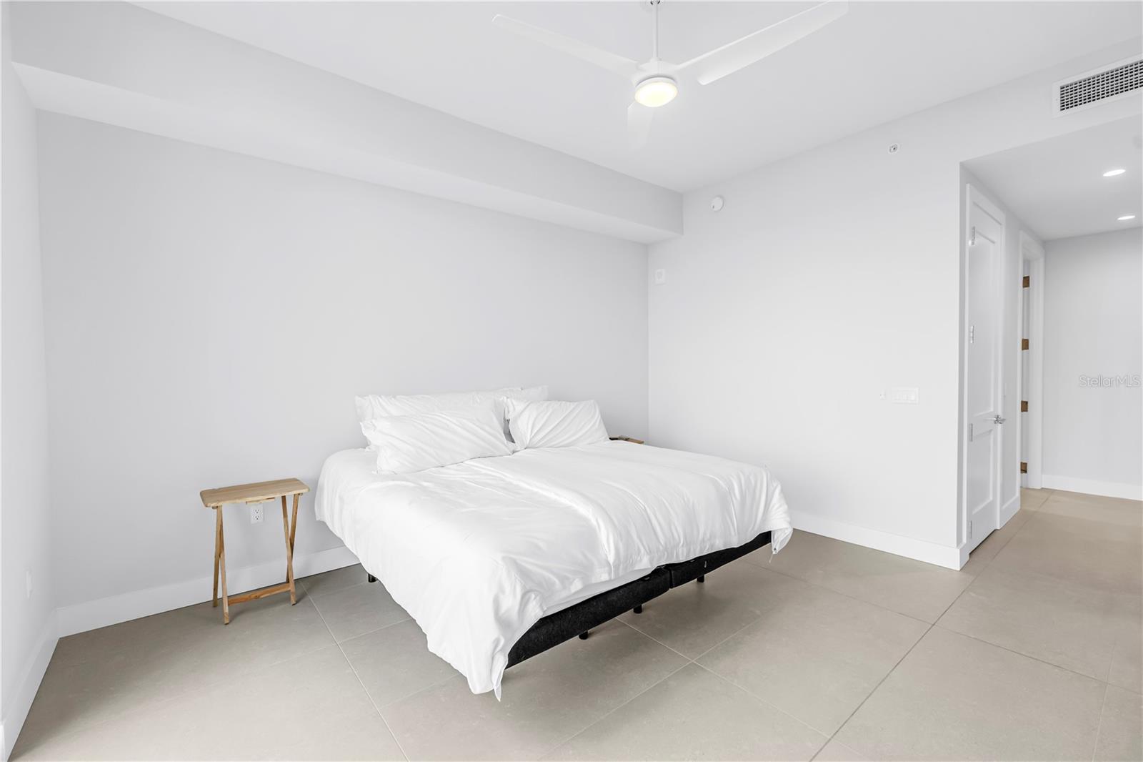 275 1ST AVE S #3704 — photo 32