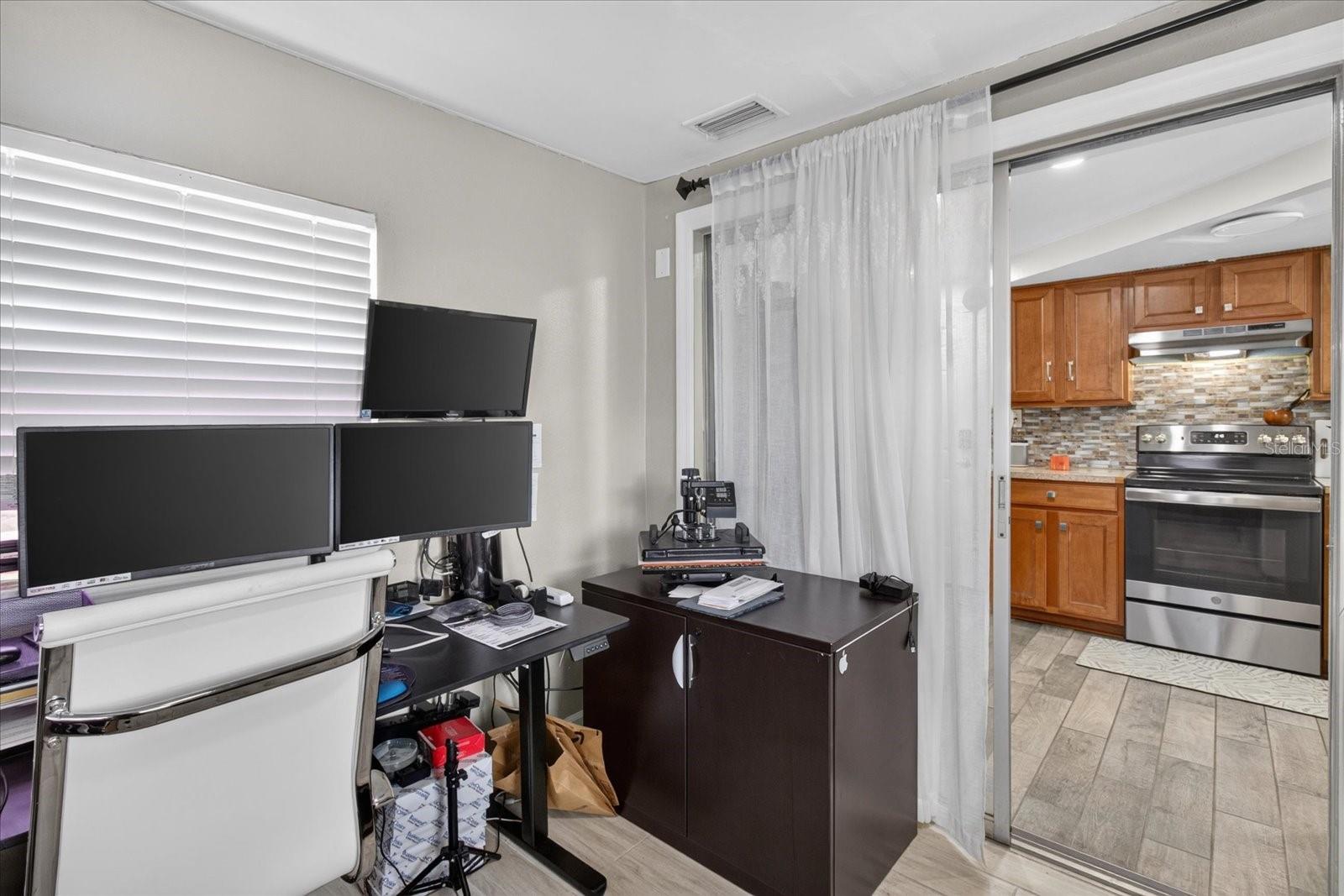 1031 CONOLEY LN — photo 43