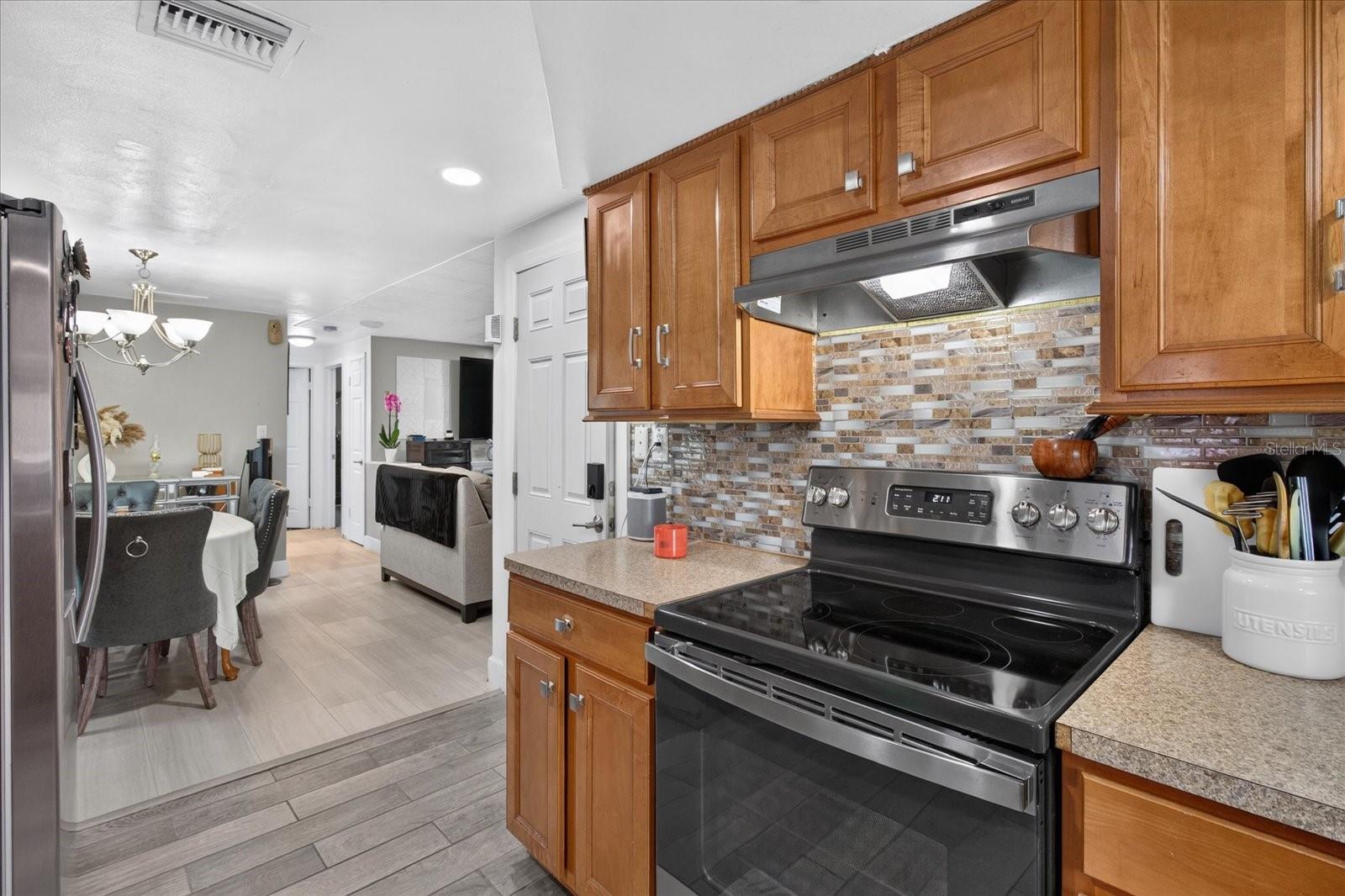 1031 CONOLEY LN — photo 24