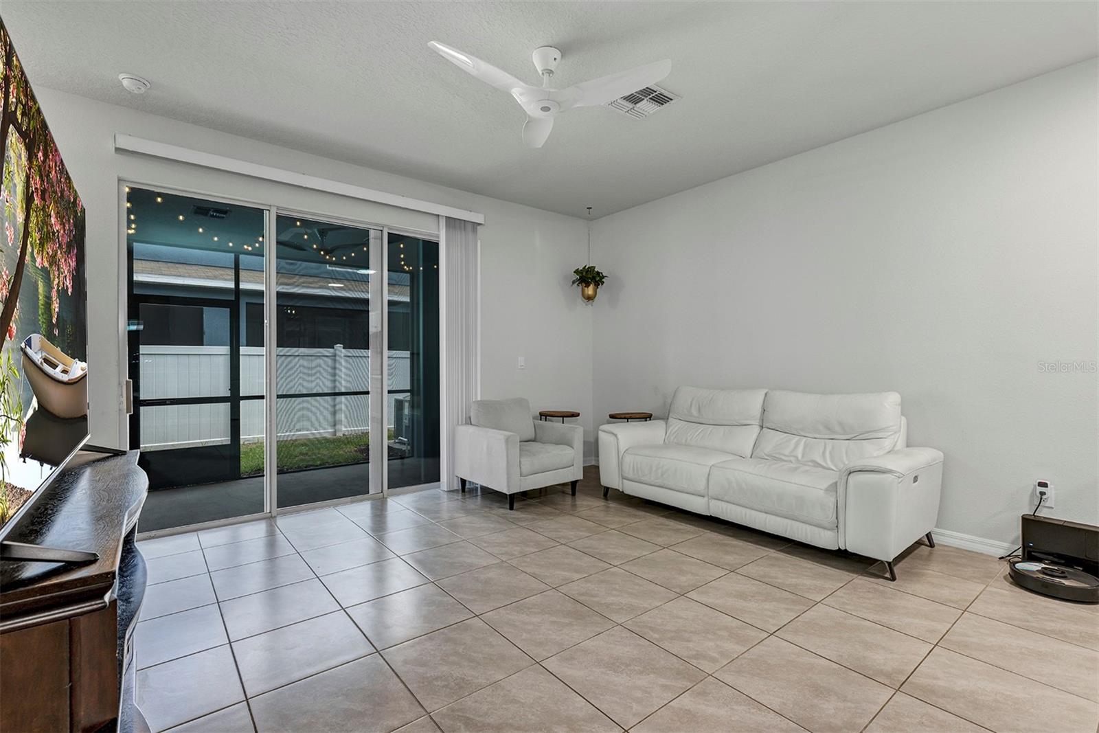 4015 BLUE BANKS LN — photo 10