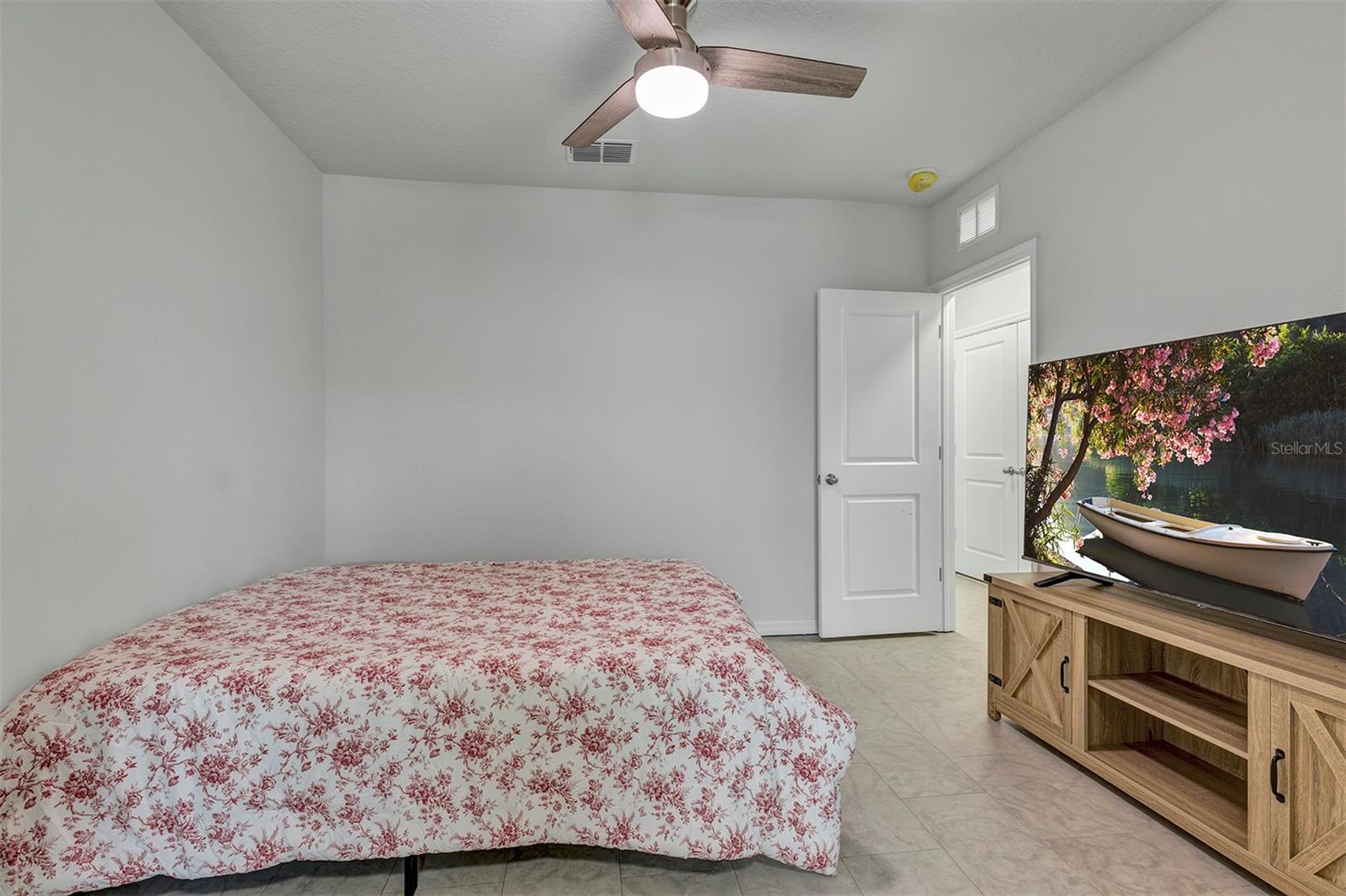 4015 BLUE BANKS LN — photo 19