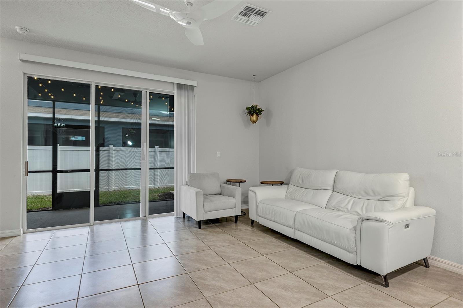4015 BLUE BANKS LN — photo 12