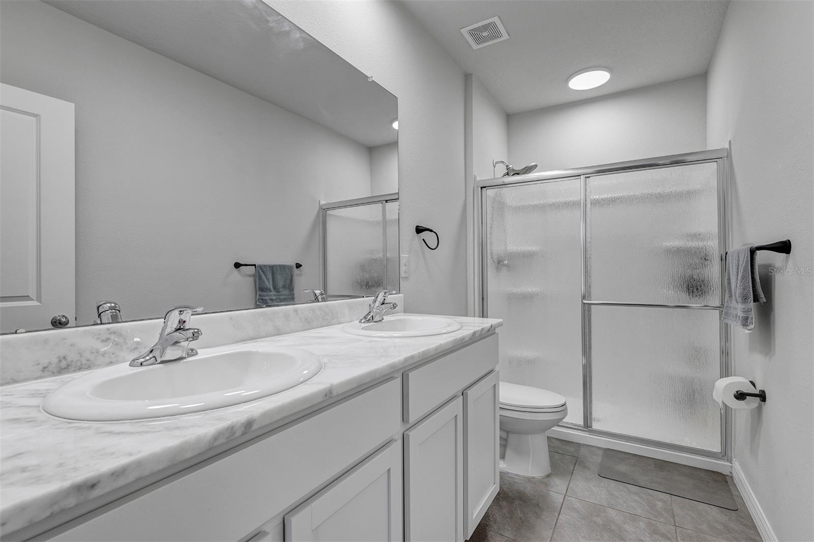 4015 BLUE BANKS LN — photo 11