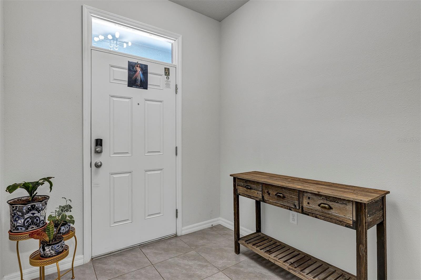 4015 BLUE BANKS LN — photo 2