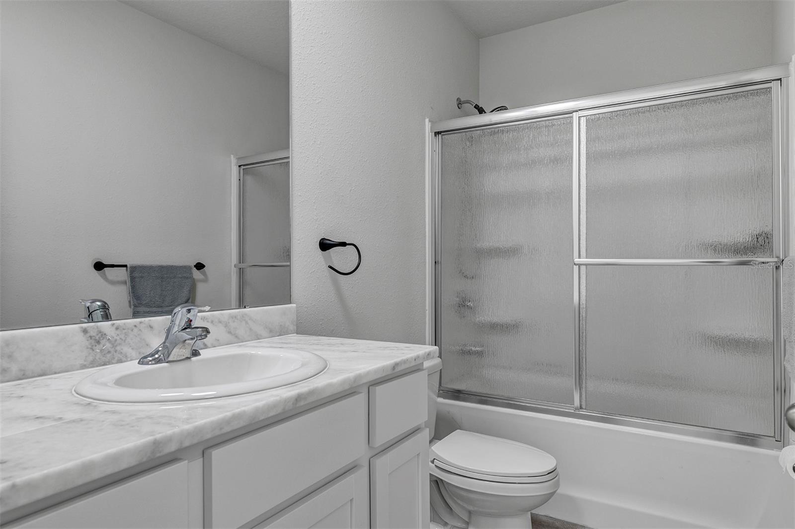 4015 BLUE BANKS LN — photo 17