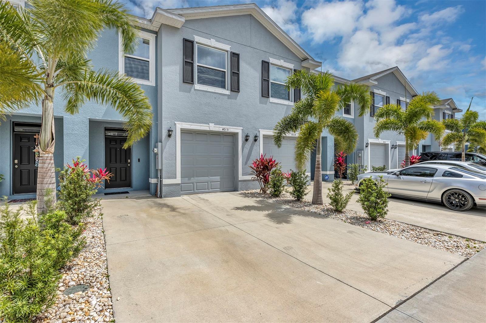 4015 BLUE BANKS LN — photo 30