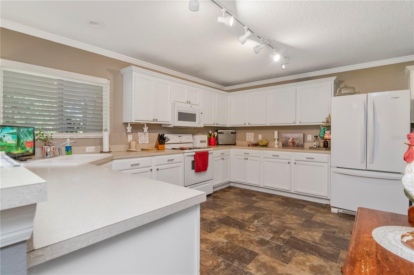 19604 TIMBERBLUFF DR — photo 10