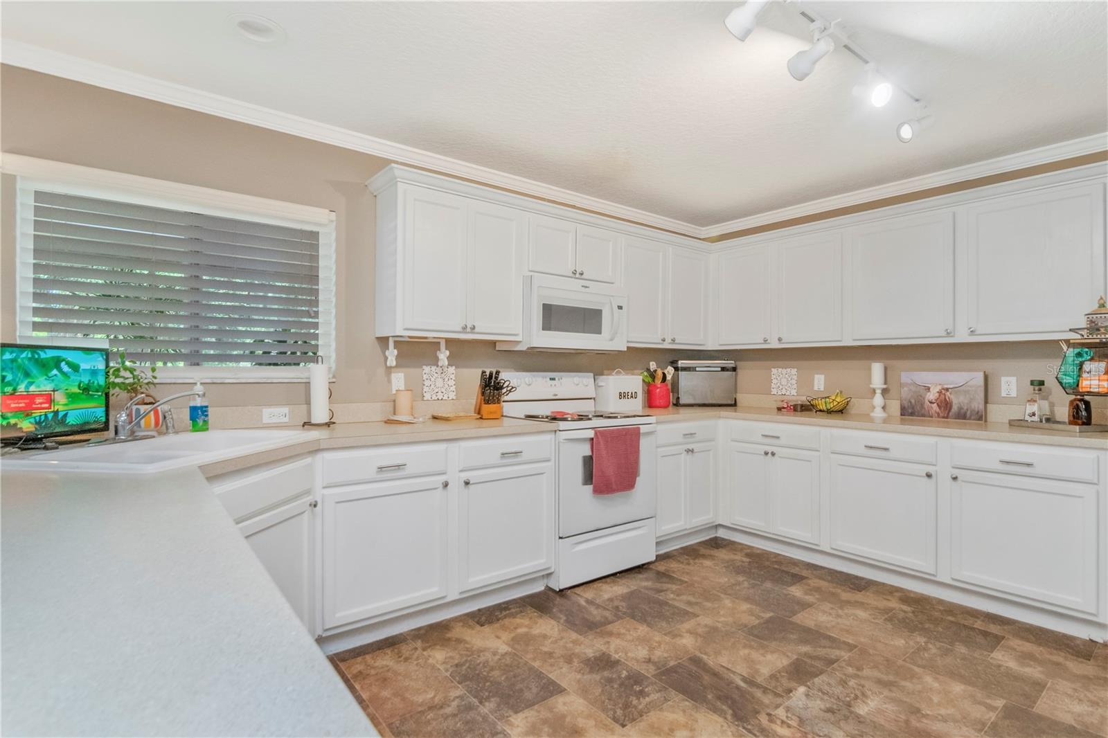 19604 TIMBERBLUFF DR — photo 11