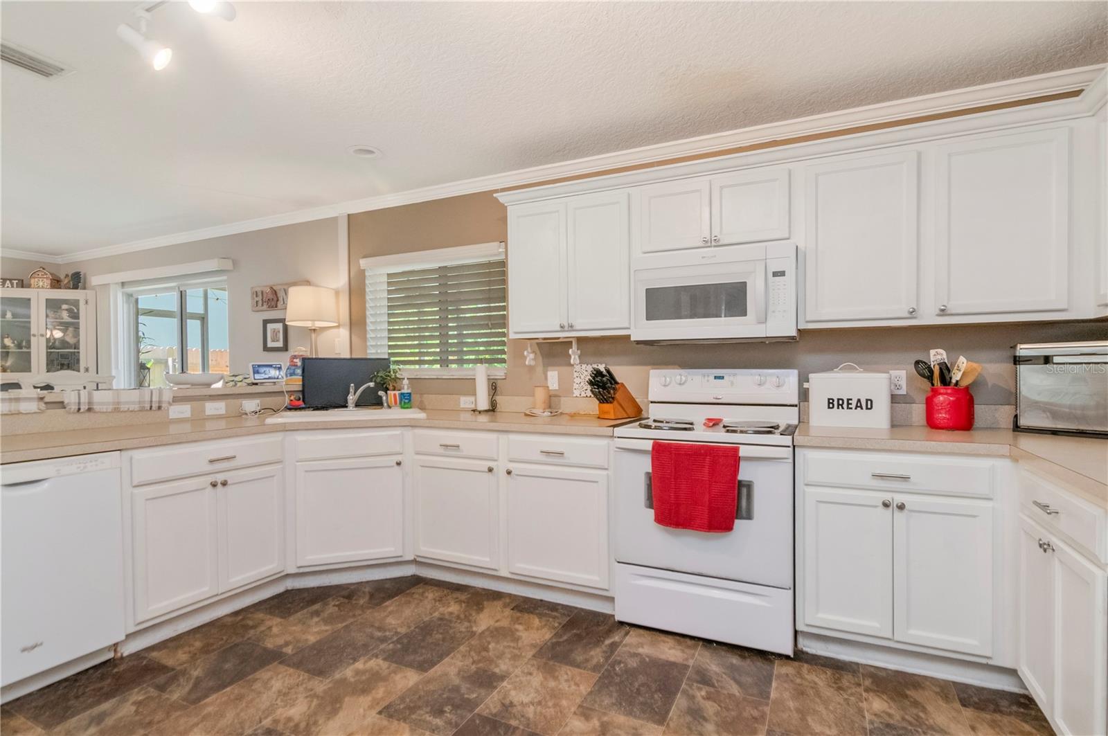 19604 TIMBERBLUFF DR — photo 12