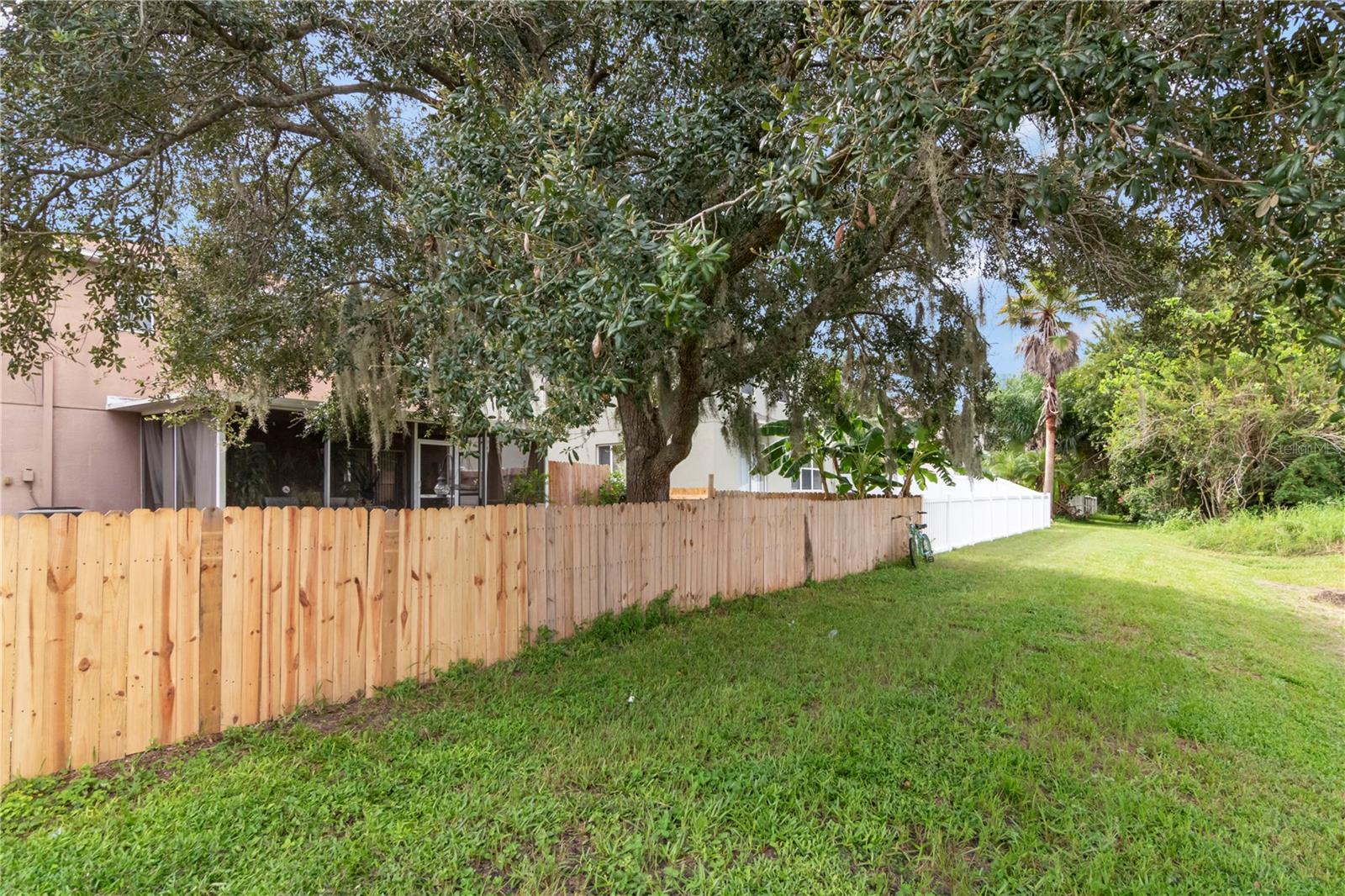 19604 TIMBERBLUFF DR — photo 32