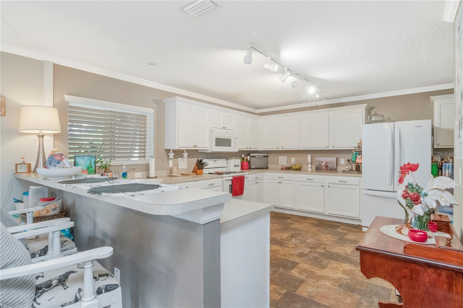 19604 TIMBERBLUFF DR — photo 9