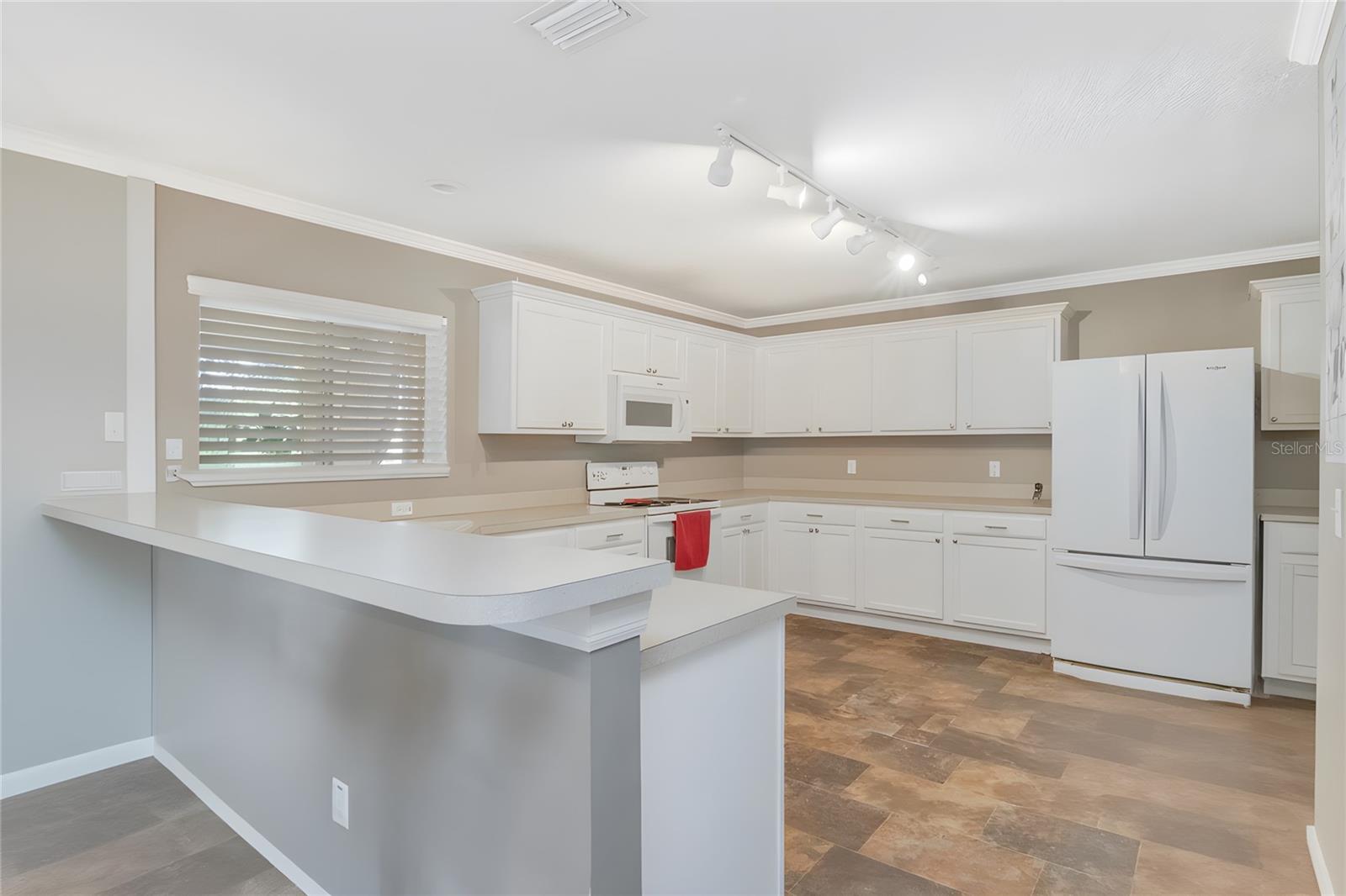 19604 TIMBERBLUFF DR — photo 42