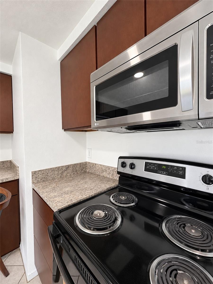 8719 RIVER FOREST CIR — photo 4