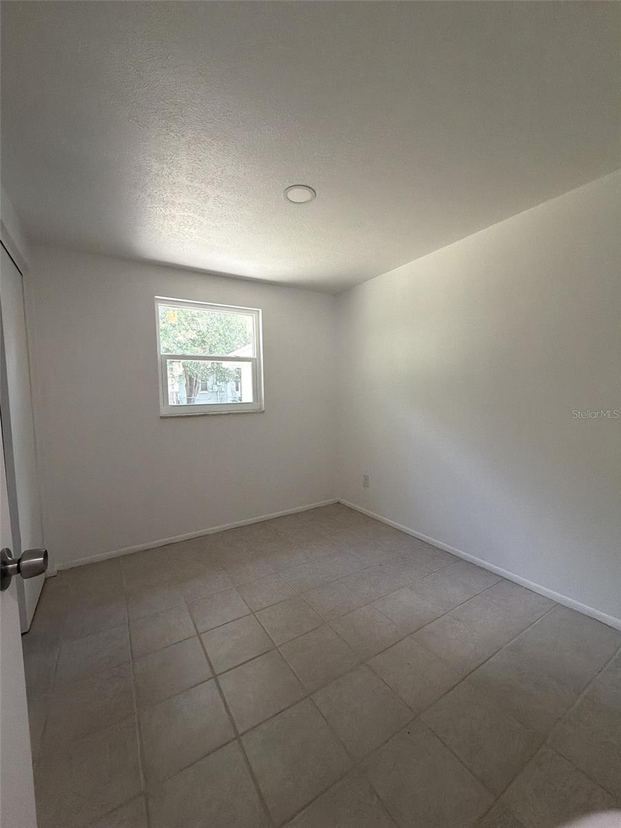 8719 RIVER FOREST CIR — photo 25