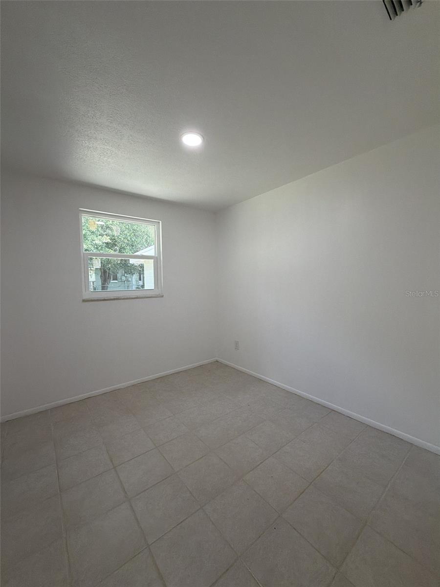 8719 RIVER FOREST CIR — photo 17