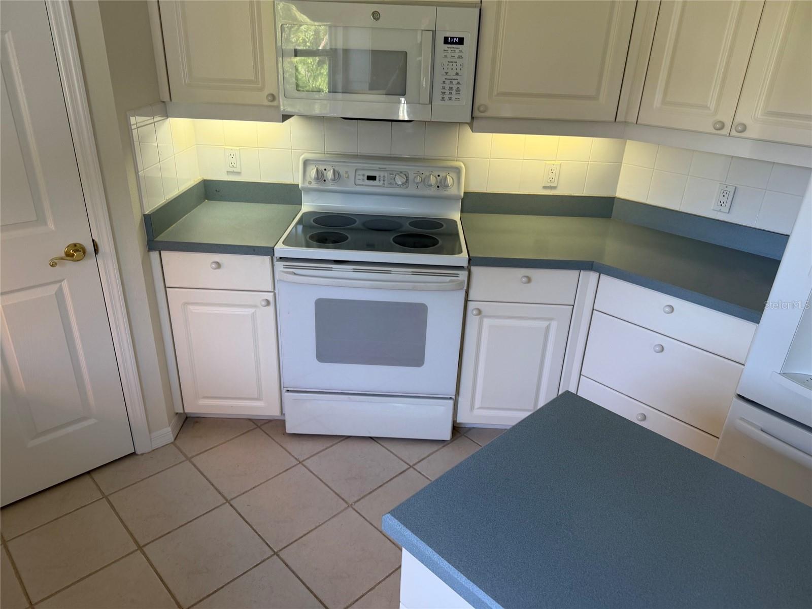 9250 NW 13TH AVENUE CIR — photo 7