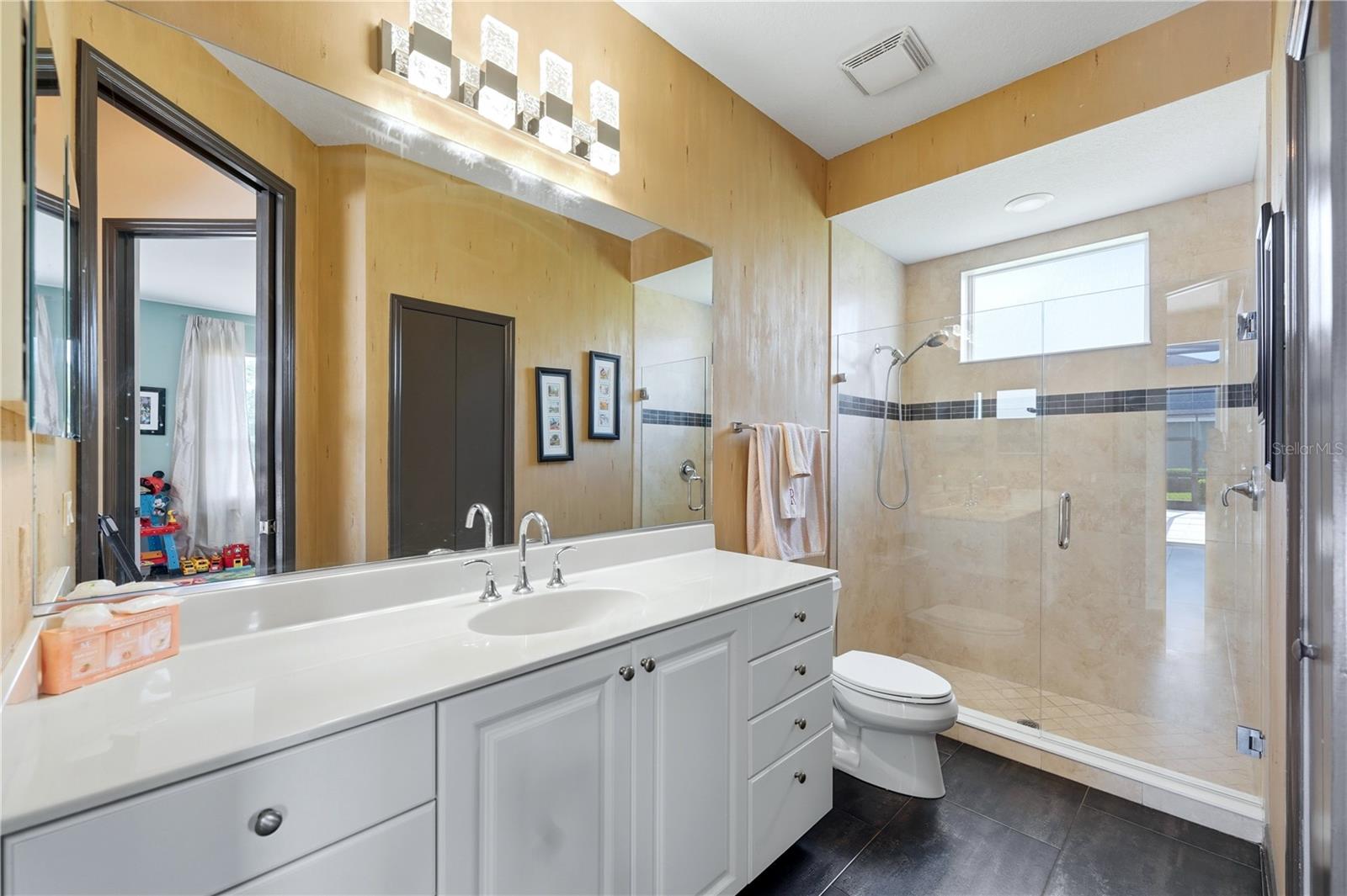 1568 HICKORY VIEW CIR — photo 45