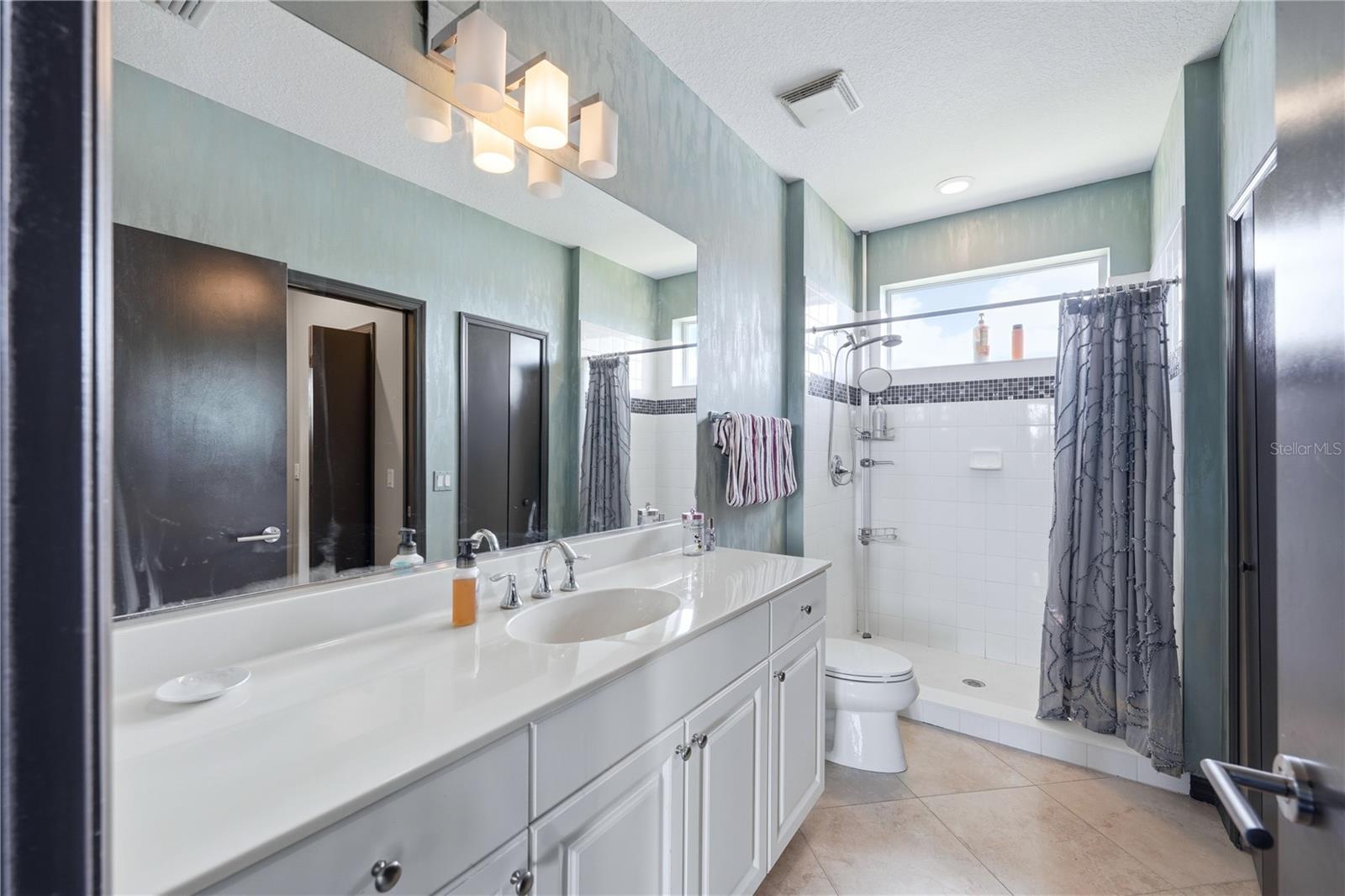 1568 HICKORY VIEW CIR — photo 52