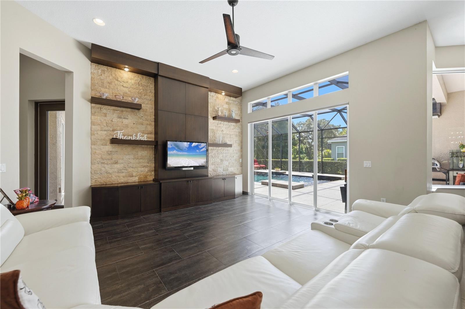1568 HICKORY VIEW CIR — photo 30
