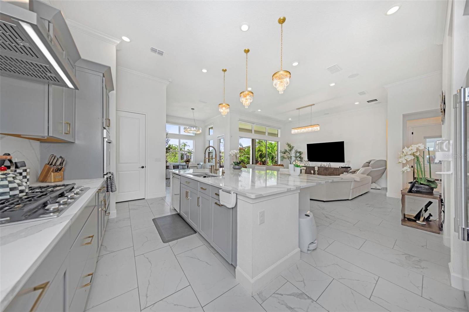 1016 SIGNET DR — photo 25