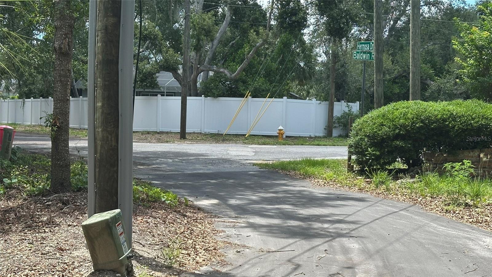 1676 HERMOSA DR — photo 92