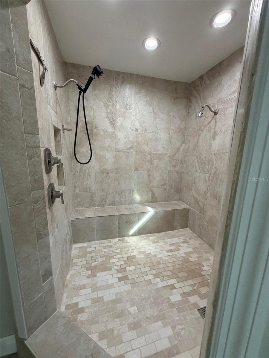 8715 DRIFTWOOD DR — photo 16