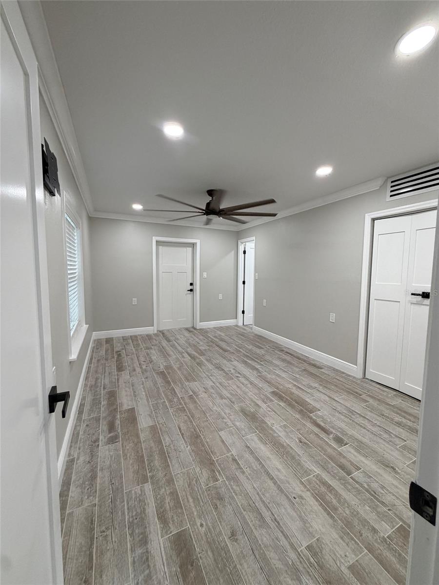 8715 DRIFTWOOD DR — photo 18