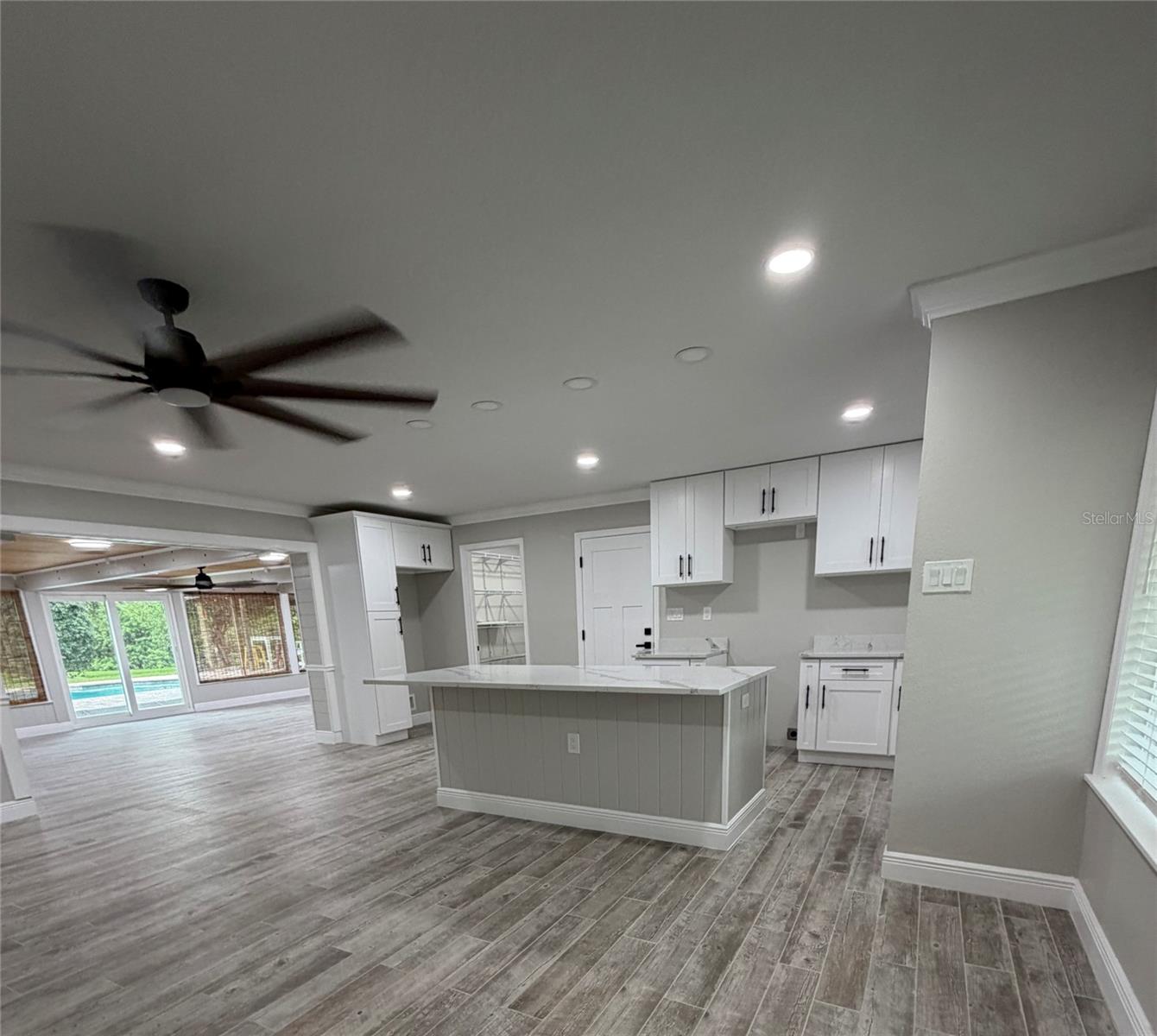 8715 DRIFTWOOD DR — photo 2