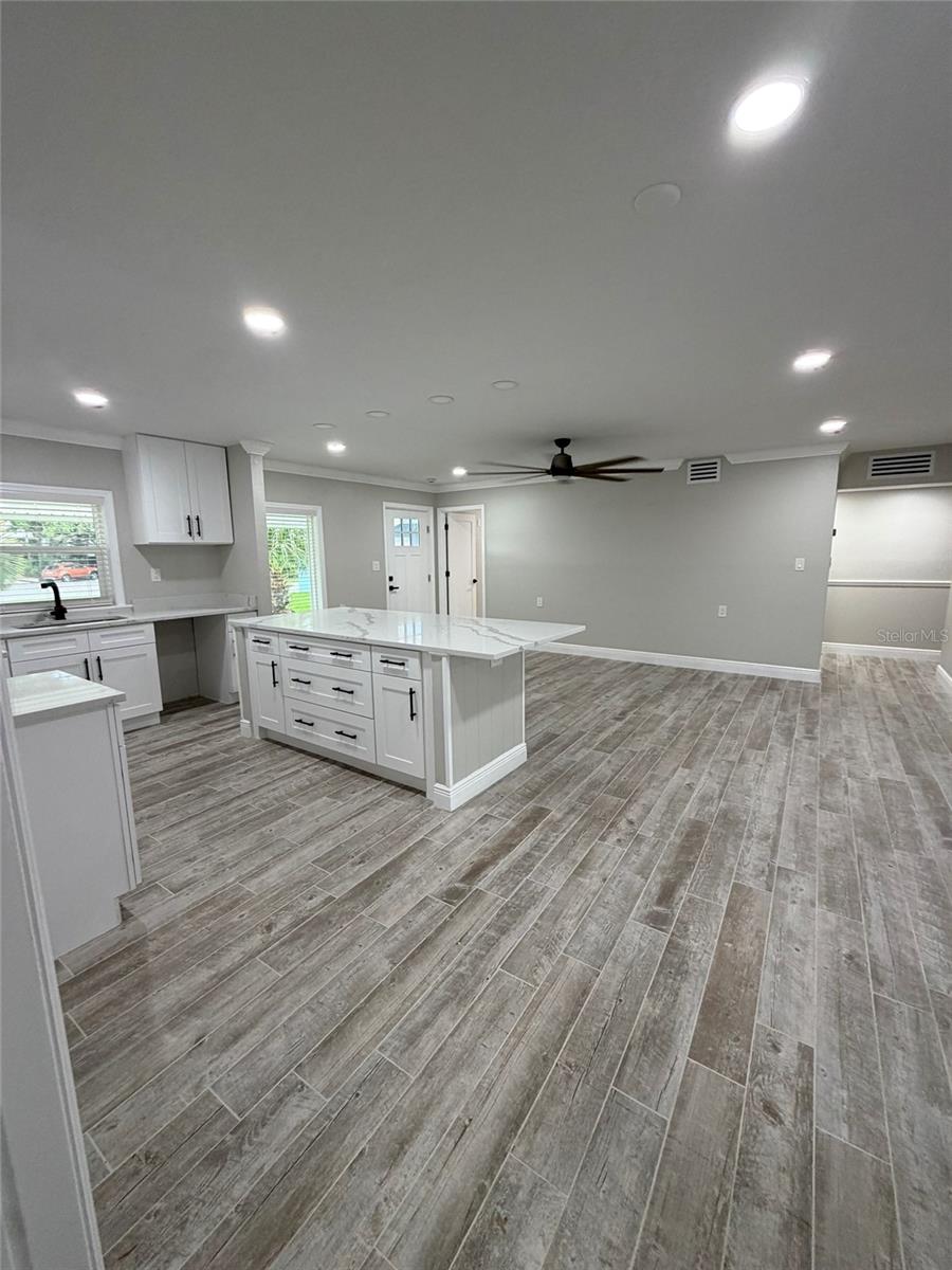 8715 DRIFTWOOD DR — photo 6