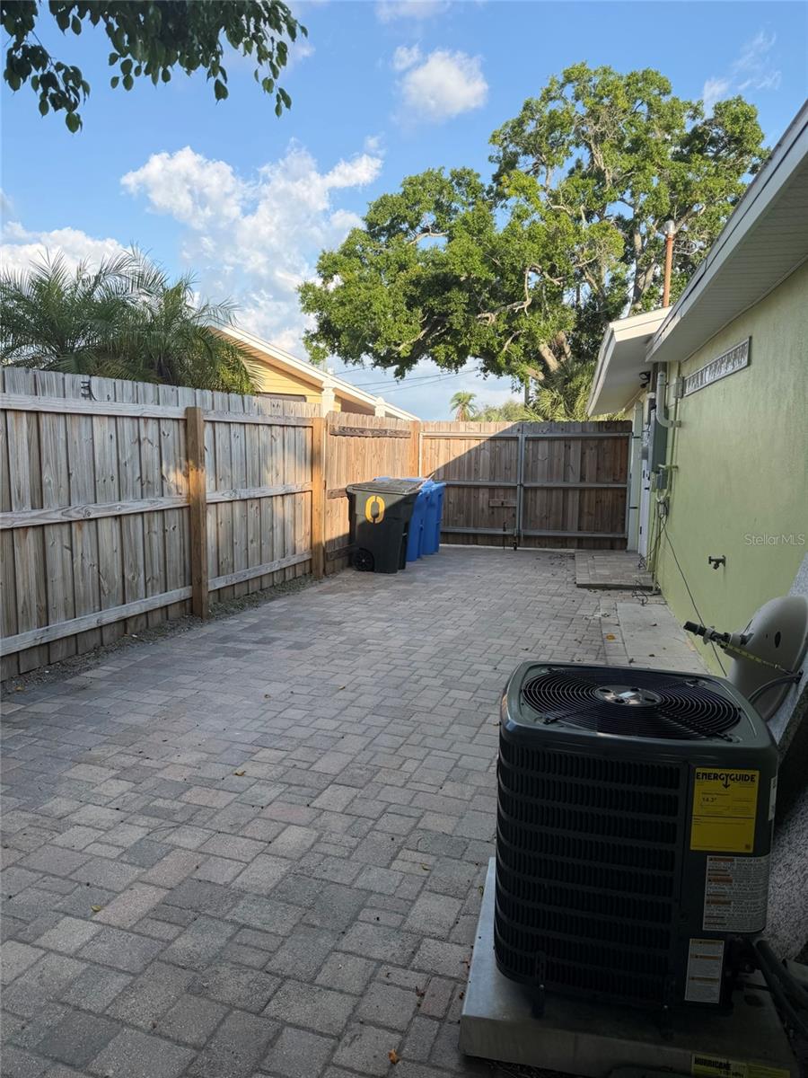 8715 DRIFTWOOD DR — photo 40