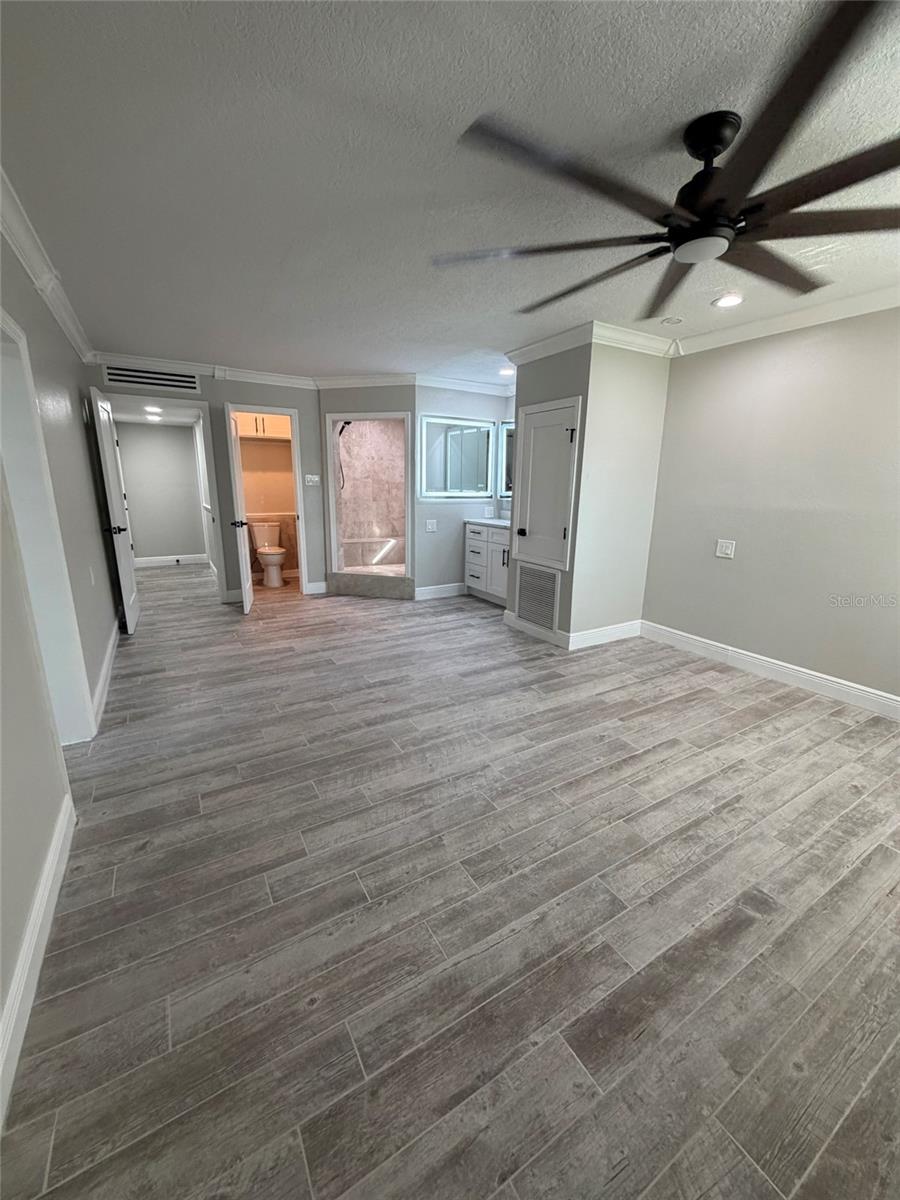 8715 DRIFTWOOD DR — photo 13