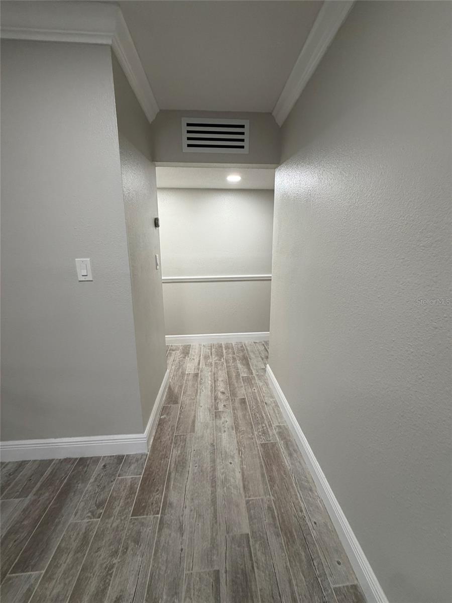8715 DRIFTWOOD DR — photo 7