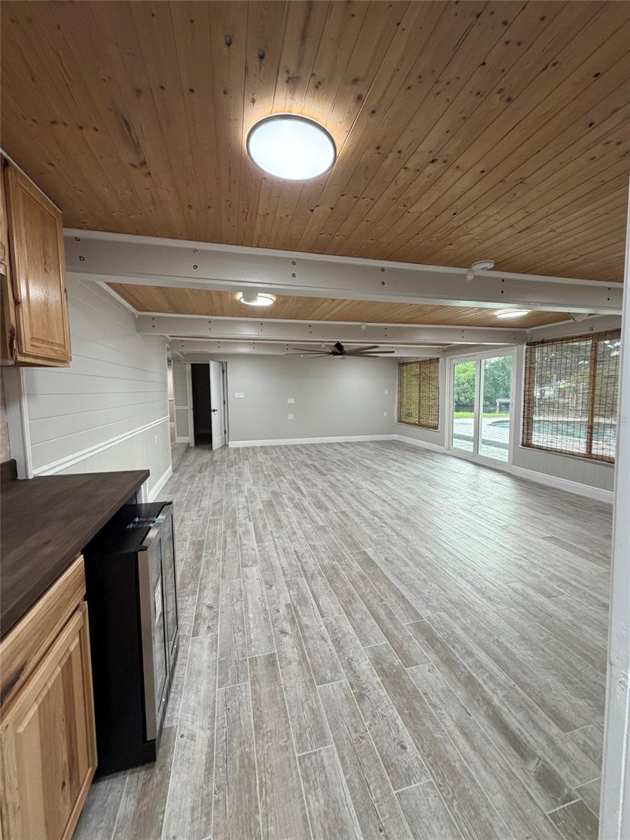 8715 DRIFTWOOD DR — photo 9