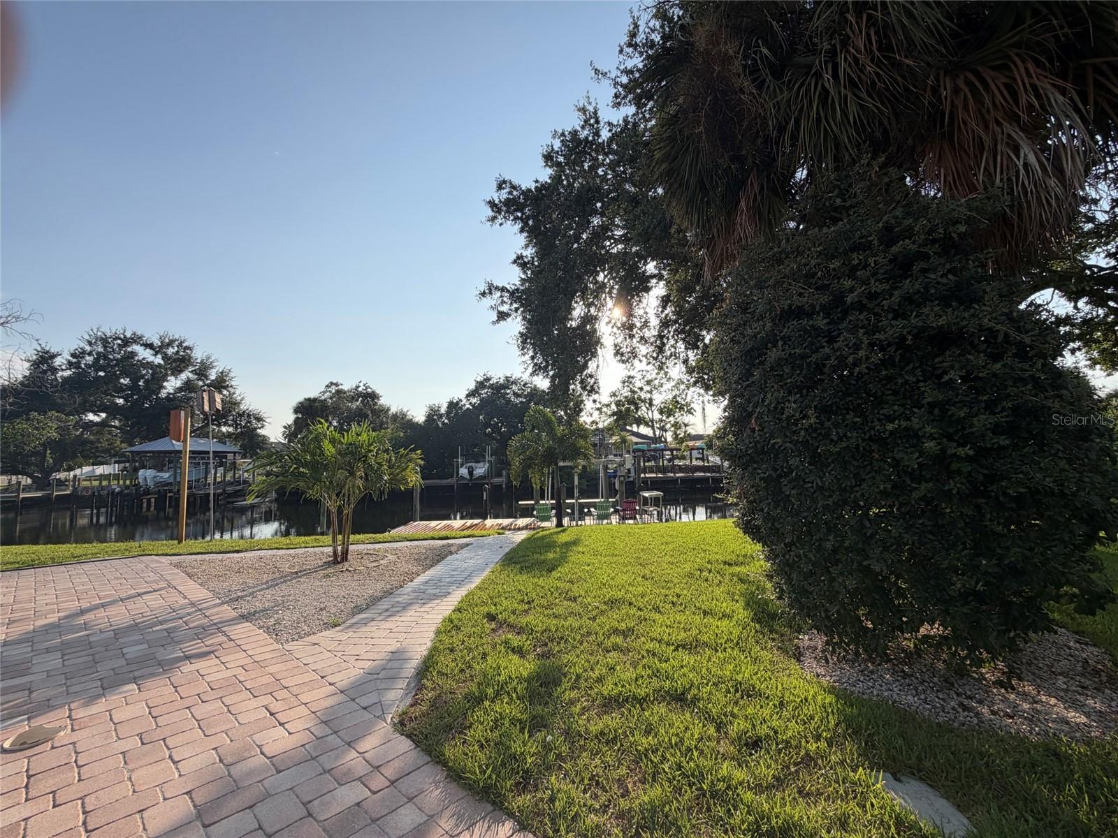 8715 DRIFTWOOD DR — photo 41