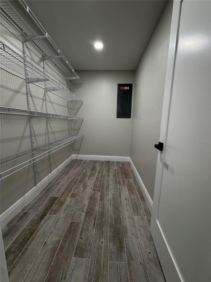 8715 DRIFTWOOD DR — photo 4