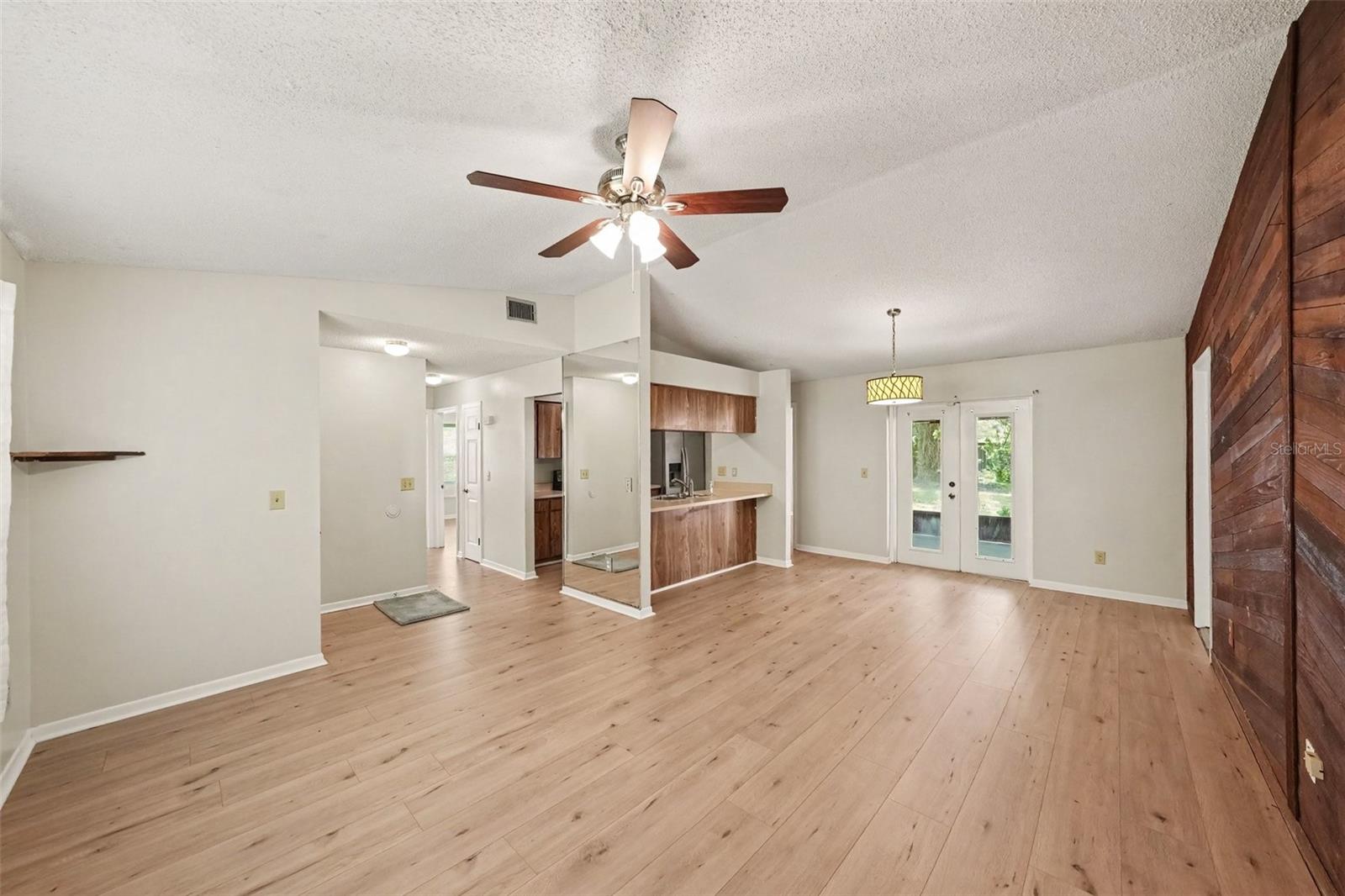1913 CEDARBROOKE DR — photo 8