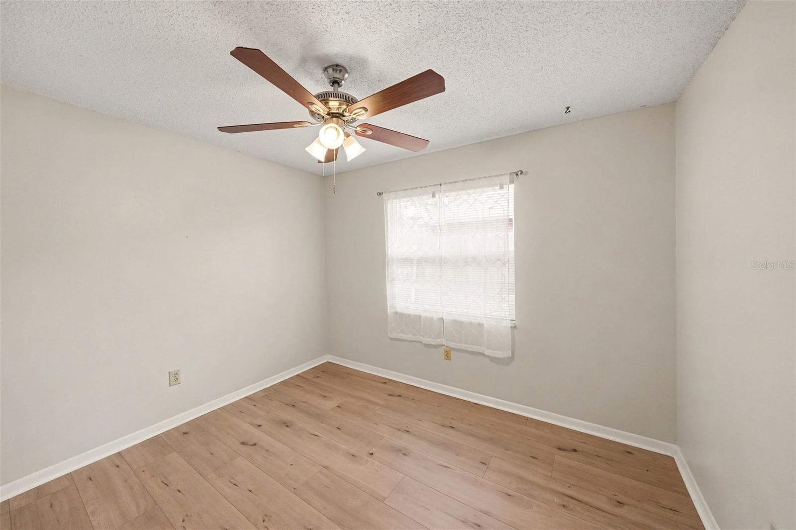 1913 CEDARBROOKE DR — photo 18