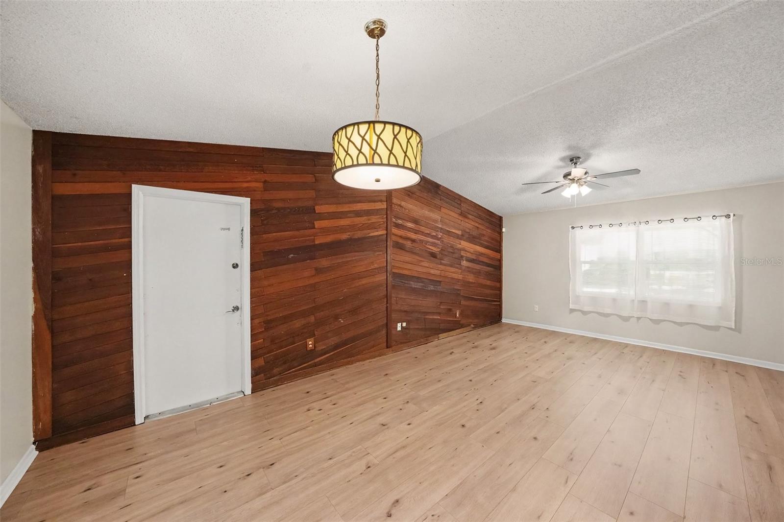 1913 CEDARBROOKE DR — photo 9