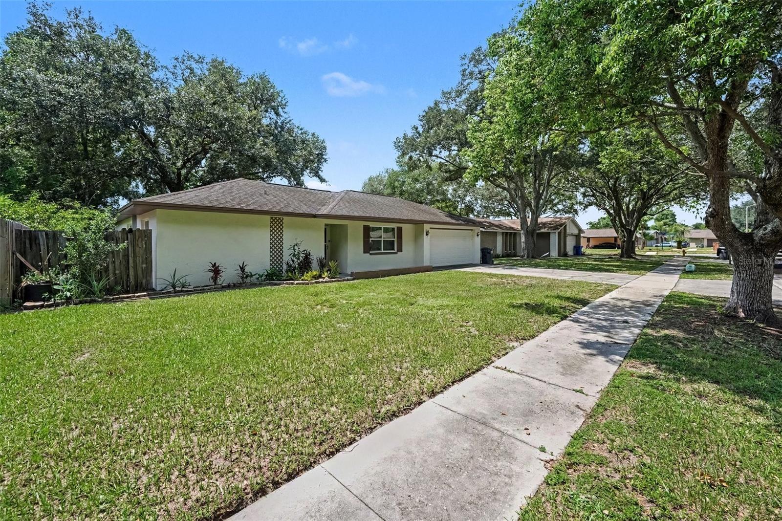 1913 CEDARBROOKE DR — photo 4