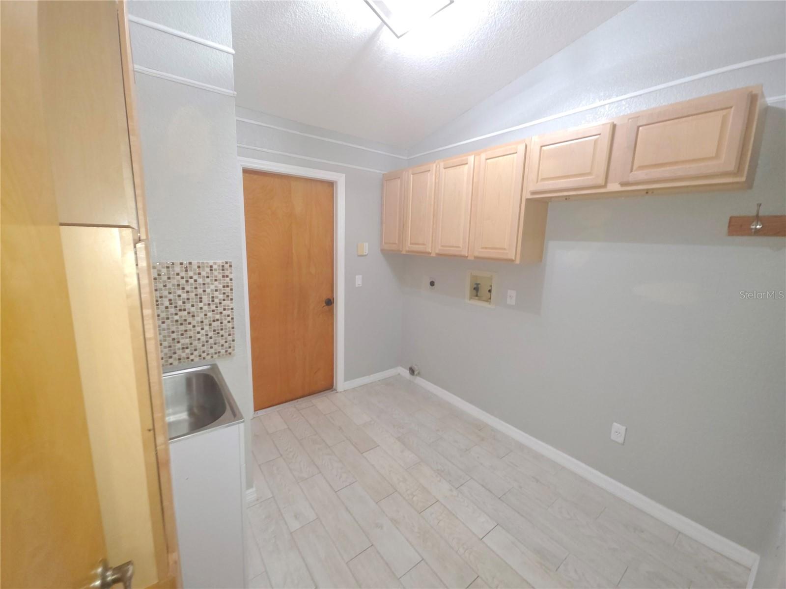 Home in NORTH PORT — photo 27