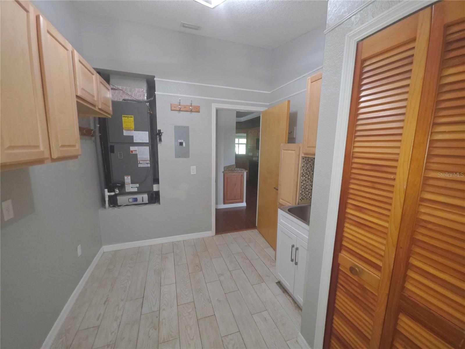 Home in NORTH PORT — photo 28