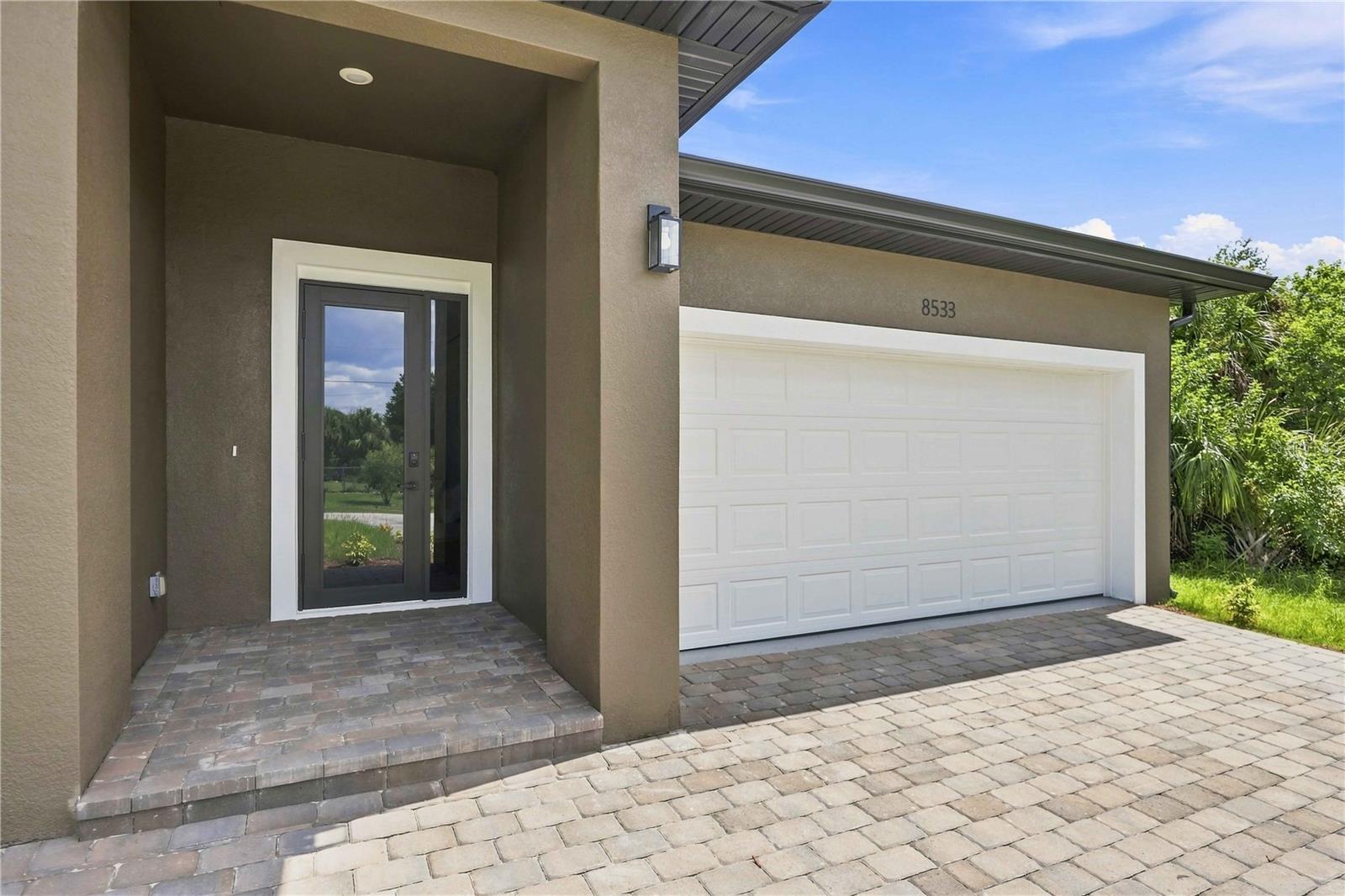 8533 LANCELOT AVE — photo 2