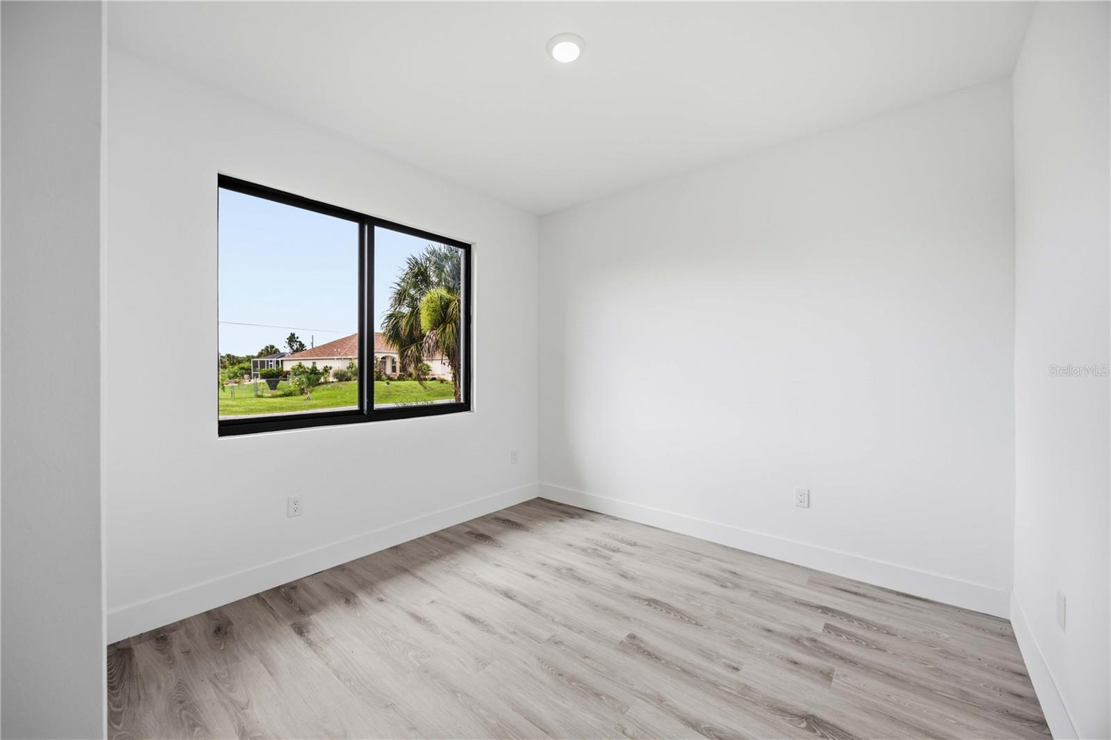 8533 LANCELOT AVE — photo 22