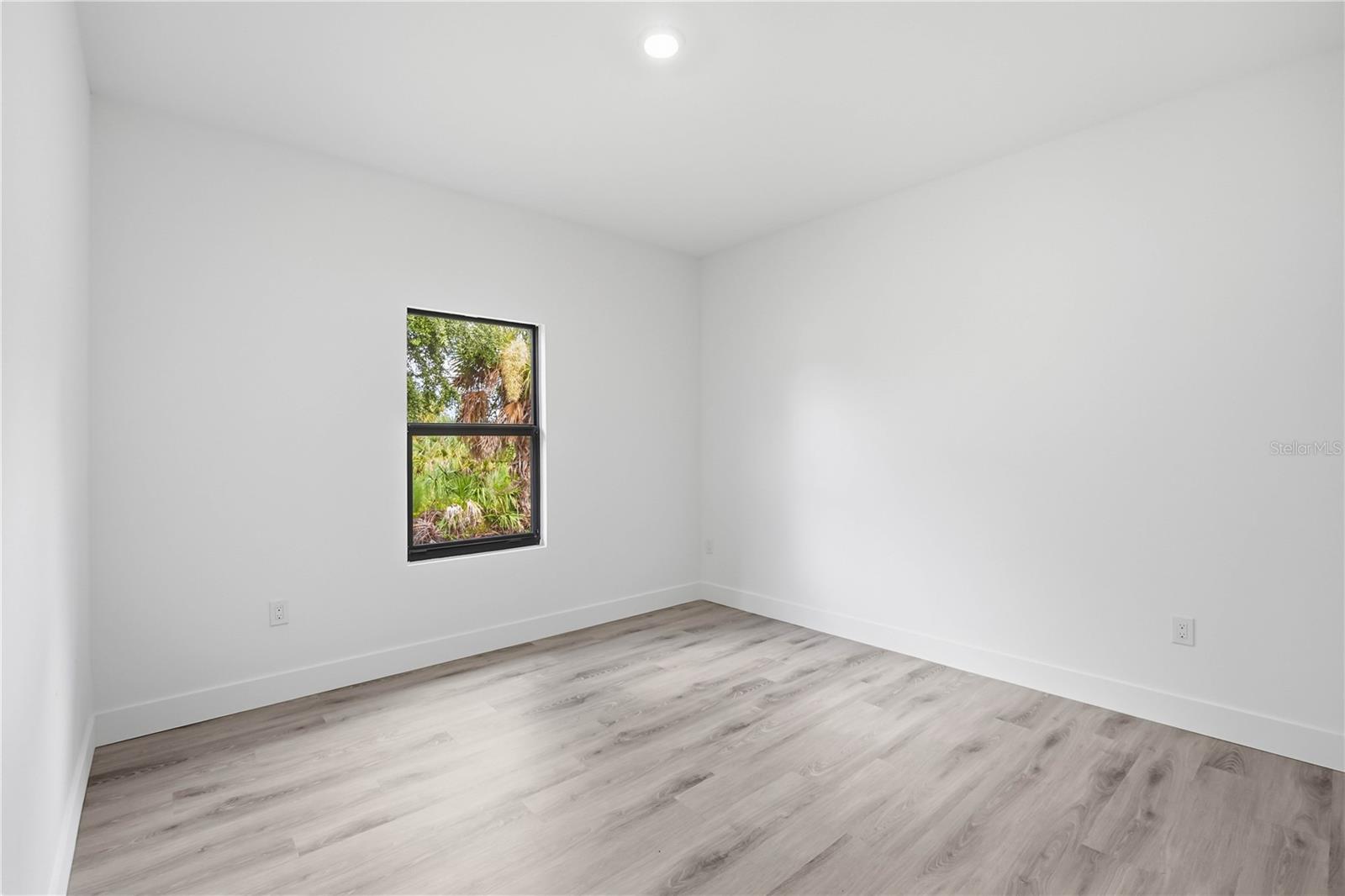 8533 LANCELOT AVE — photo 17