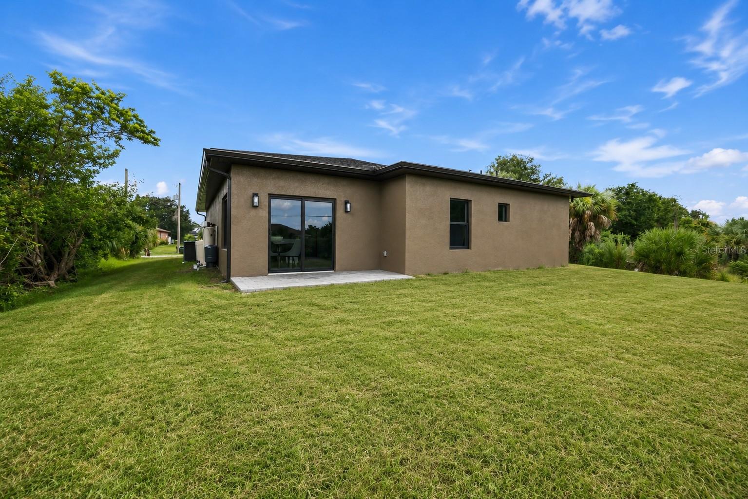 8533 LANCELOT AVE — photo 23