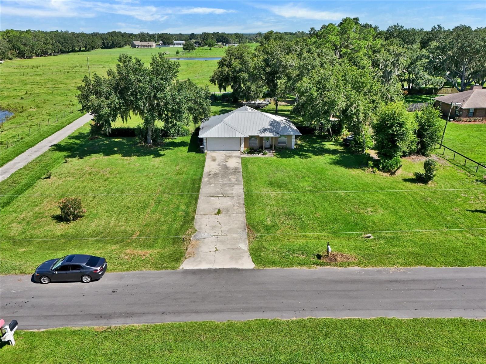 510 CLOVERLEAF DR — photo 44