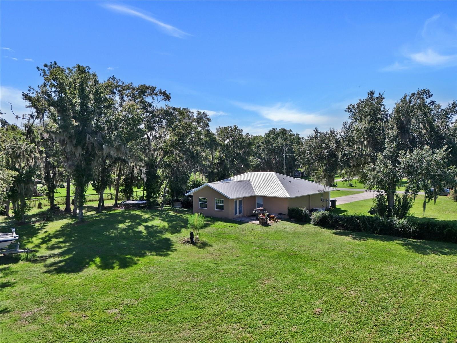 510 CLOVERLEAF DR — photo 49