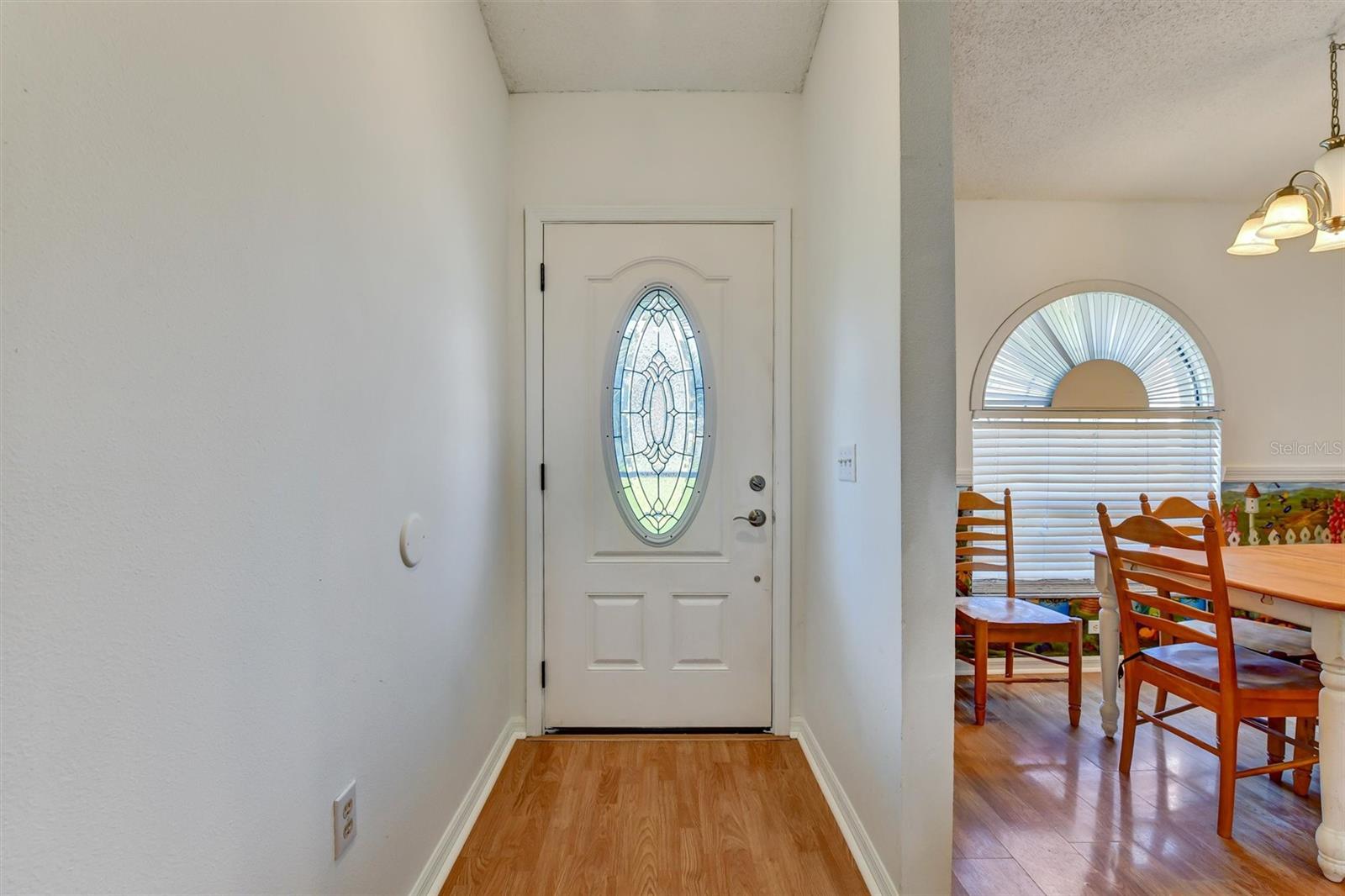 510 CLOVERLEAF DR — photo 8