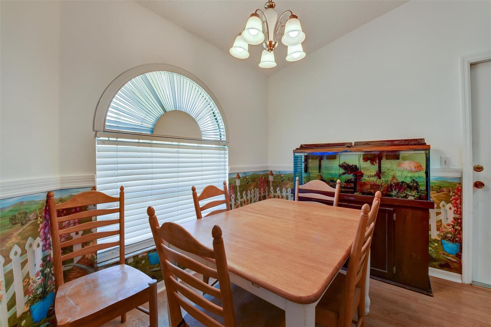 510 CLOVERLEAF DR — photo 14